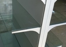 Rafturi metalice de supermarket cu polite de sticla