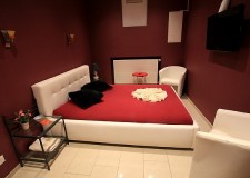 Club exclusivist din Zurich-Elvetia, angajeaza tinere simpatice, agreabile si zambitoare