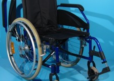 Rulant din aluminiu cu un suport de picior Casa Care /sezut 42 cm