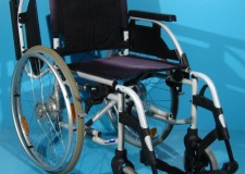 Rulant handicap Breezy cu spatar detasabil / sezut 43 cm