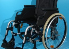 Rulant din aluminiu cu cotiere diferite Sopur /sezut 45 cm