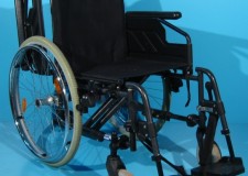 Comercializam scaun pentru handicap din aluminiu