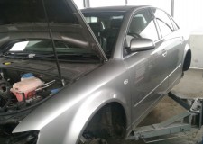 Dezmembrez Audi A4 Quattro, an 2002