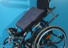 Scaun cu rotile cu verticalizare actionat electric