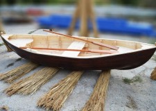 Barca din lemn pentru decor si expozitie