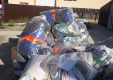 Incaltaminte si imbracaminte (depozit care vinde marfa angro) .