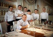 Angajam personal restaurant autoservire