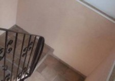 VÃ¢nd clÄƒdire de birouri cu locuinÈ›Äƒ de servici la etaj