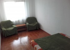 Inchiriez apartament 2 camere,decomandat