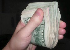 Azi bani pe internet!