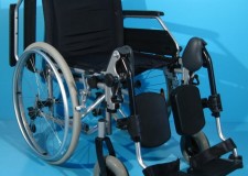 Vanzare scaun cu rotile cu suportii reglabili / 47 cm