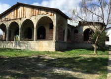 Vila la rosu + 2 case la cheie+ teren 3000 mp Giurgiu oras