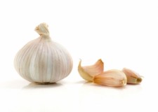 Angajam personal in hale de usturoi in Spania