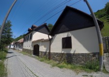 Vand casa de vacanta