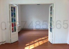Titulescu B-dul Alexandru Ioan Cuza parter de vila spatiu birouri 50 mp pret 350 euro ; vin 7 euro/mp; utilitatile se platesc separat.