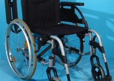 Magazin online comercializeaza rulant second hand Breezy / latime sezut 43 cm