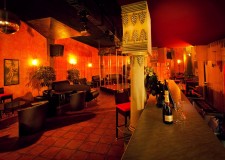 Esti frumoasa si iti plac banii?