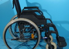 Scaun cu rotile pentru persoane slabe-handicap-sezutul 39 cm