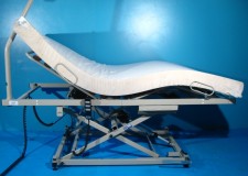 Somiera electrica pentru ingrijire pacienti cu trei sectiuni second hand Aks