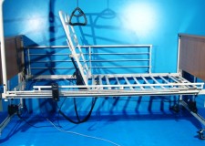 Pat electric cu doua sectiuni Invacare Solo