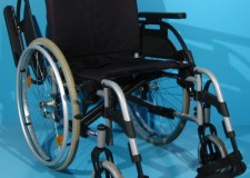 Scaun cu rotile handicap redus Breezy / latime sezut 48 cm