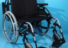 Scaun cu rotile din aluminiu cu latimea sezutului de 60 cm