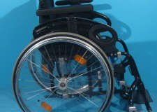 Rulant invalid din aluminiu latimea sezutului de 44 cm