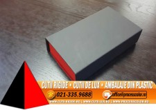 Cutie catifea cu coperta si clapa pentru trofeu - Cutii Rigide