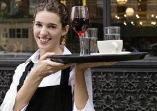 Angajam chelnerite pentru Olanda