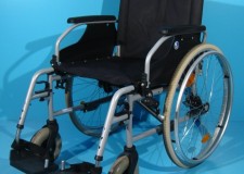 Scaun cu rotile second hand care suporta 130kg / latime sezut 50 cm