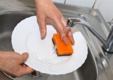 Angajez personal spalat vase la restaurant