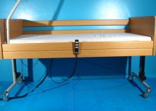 Pat electric pentru ingrijire pacienti cu trei sectiuni second hand Aks