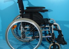 Scaun handicap rulant second hand Invacare sezut de 42 cm