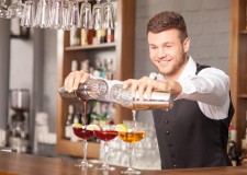 Angajam barman Olanda