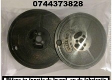 Role cu banda pentru masini de scris vechi.