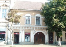 Inchiriez apartament in Casa Saseasca P+1E, amplasata pe Pietonal