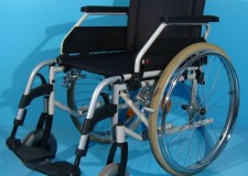 Fotoliu rulant pentru persoane cu dizabilitati B+B