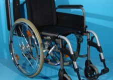 Se da spre vanzare rulant invalid B+B / latime sezut 36 cm