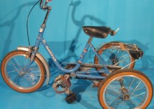 Tricilete ortopedice pentru copii cu handicap