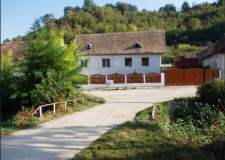 De vanzare casa saseasca cu 6 camere si 2051 mp teren in localitatea Nemsa judetul Sibiu