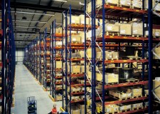 MANIPULANTI MARFA IN DEPOZITELE DIN MAREA BRITANIE