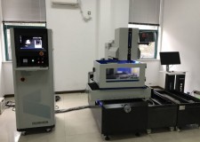 Masina de electroeroziune cu fir