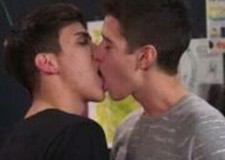 Gay, 33 ani, versatil spre pasiv caut baieti draguti activi. 0720902426.Cristy