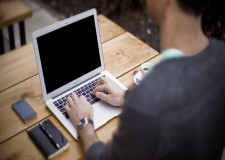 Castiguri pe internet.  Activitate part time