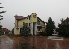 Casa 206 mp si teren 5260 mp Targu Jiu, Gorj
