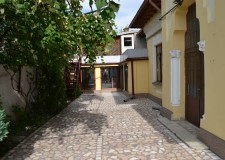 Casa singur curte CENTRAL- Palatul Parlamentului â€“ Hotel Marriot